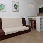 Apartament By The Sea Rab - 20222 Banjol