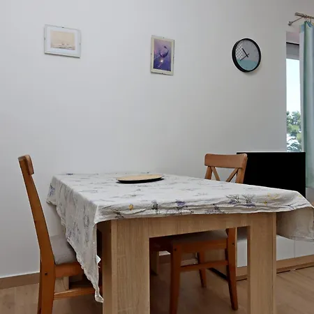 Apartment By The Sea Rab - 20222 Banjol