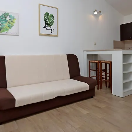 Apartment By The Sea Rab - 20222 Banjol
